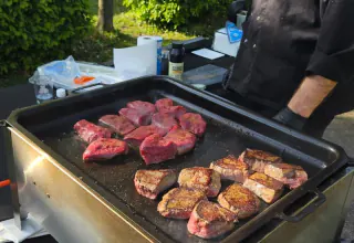 Verse steaks op de hete plancha